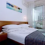 Olympia 3*