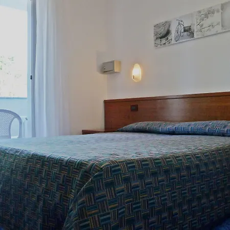 Olympia Hotel 3*